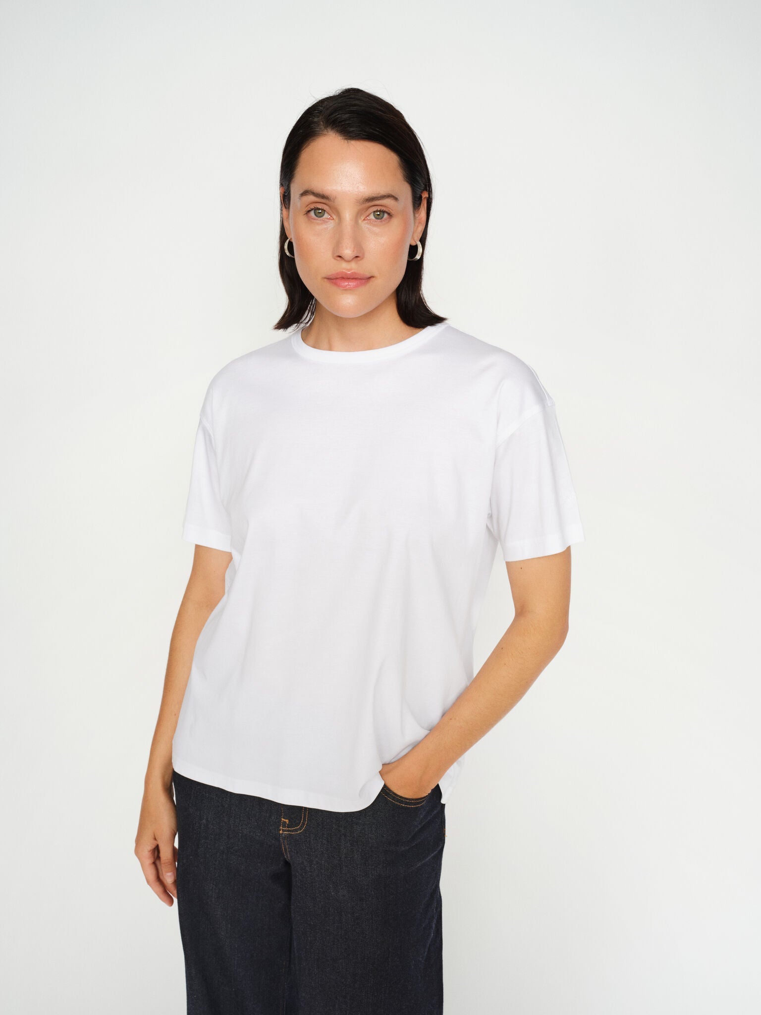Modelshot / White / Detail